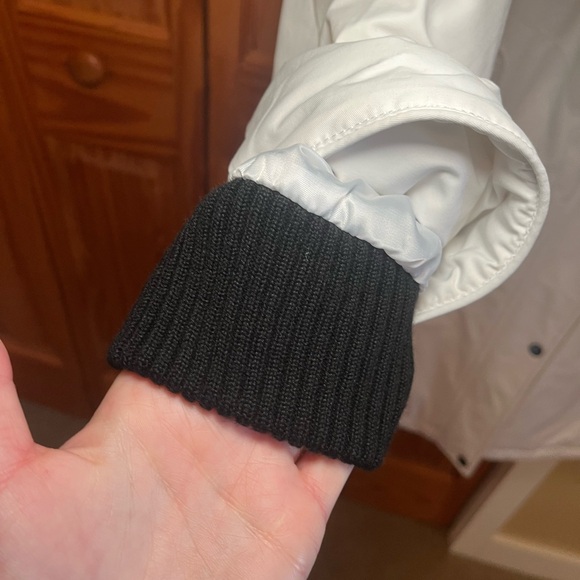 1 Madison Expedition White Quilted Parka with Faux Fur Trim - Picture 12 of 16